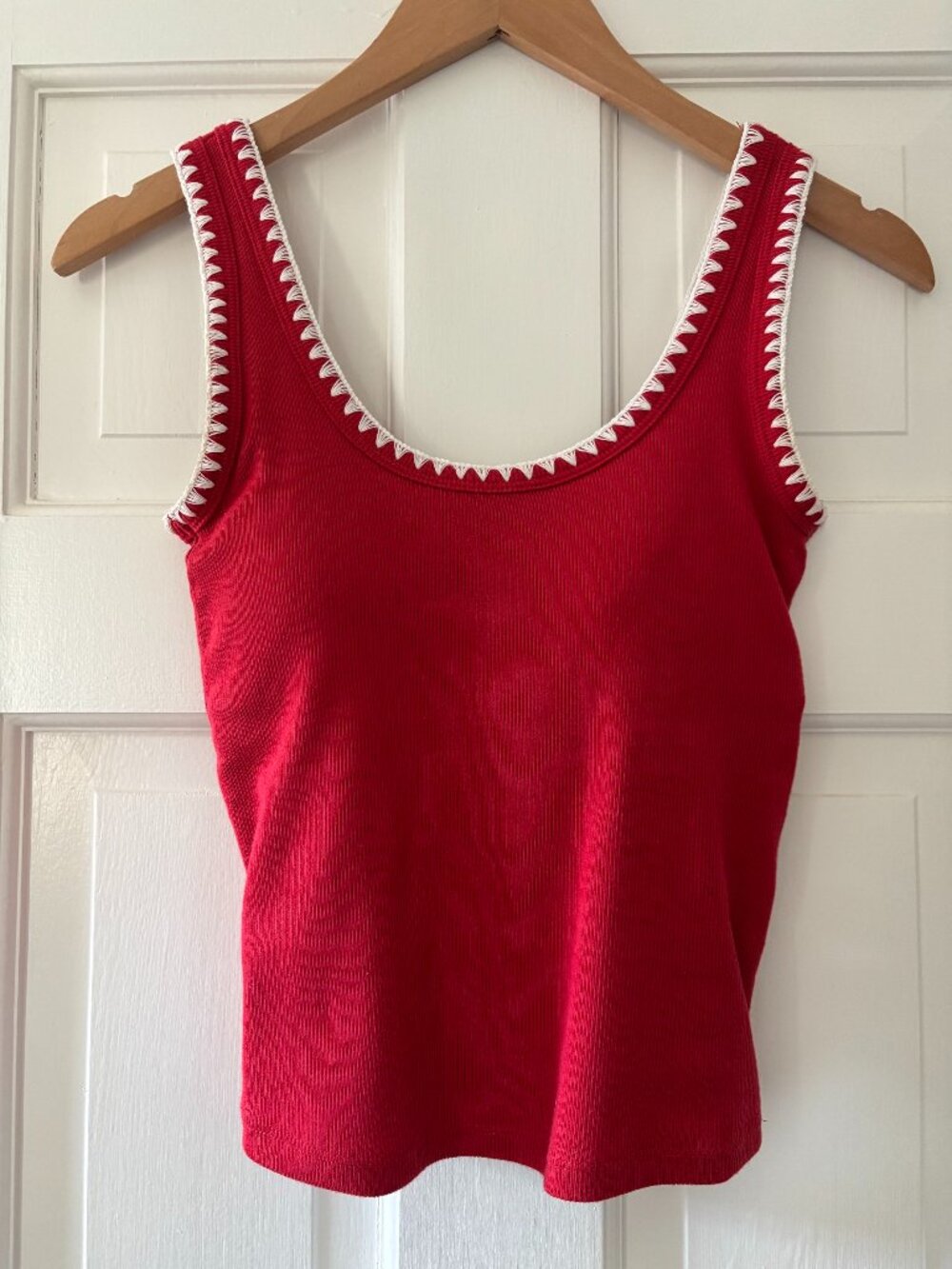Abercrombie & Fitch Red Embroidered Edge Bra-Free Tank Top in Small